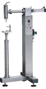 立式小型液體灌裝機(jī)